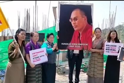 Tibetan NGOs demonstrated
